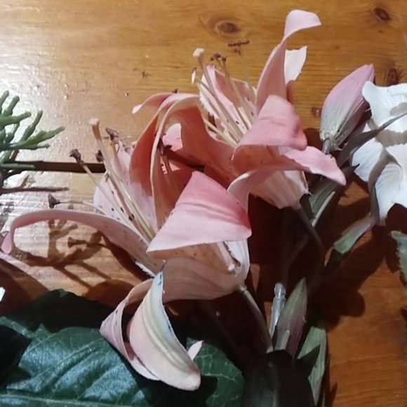 Faux Flower bundle Lily rose hydrangea Floral Red - Picture 4 of 8